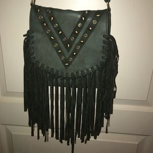 Olive green fringe purse. Very good condition!